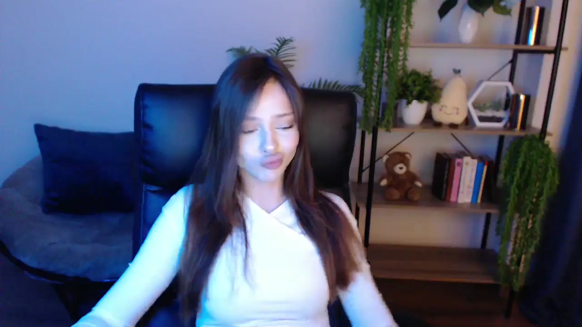 Gallery image thumbnail from KateManelli's myfreecams stream on, 02/17/2025, 12:23 image 12 of 20