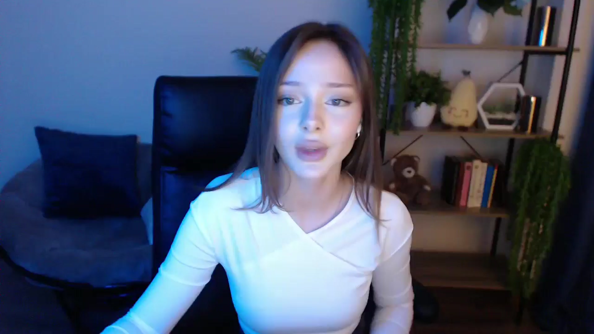 Gallery image thumbnail from KateManelli's myfreecams stream on, 02/17/2025, 12:23 image 1 of 20