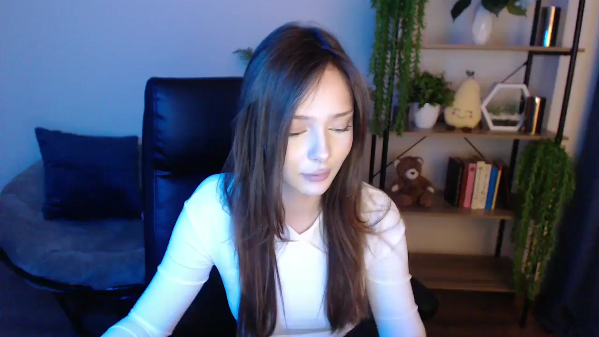Gallery image thumbnail from KateManelli's myfreecams stream on, 02/17/2025, 12:23 image 10 of 20