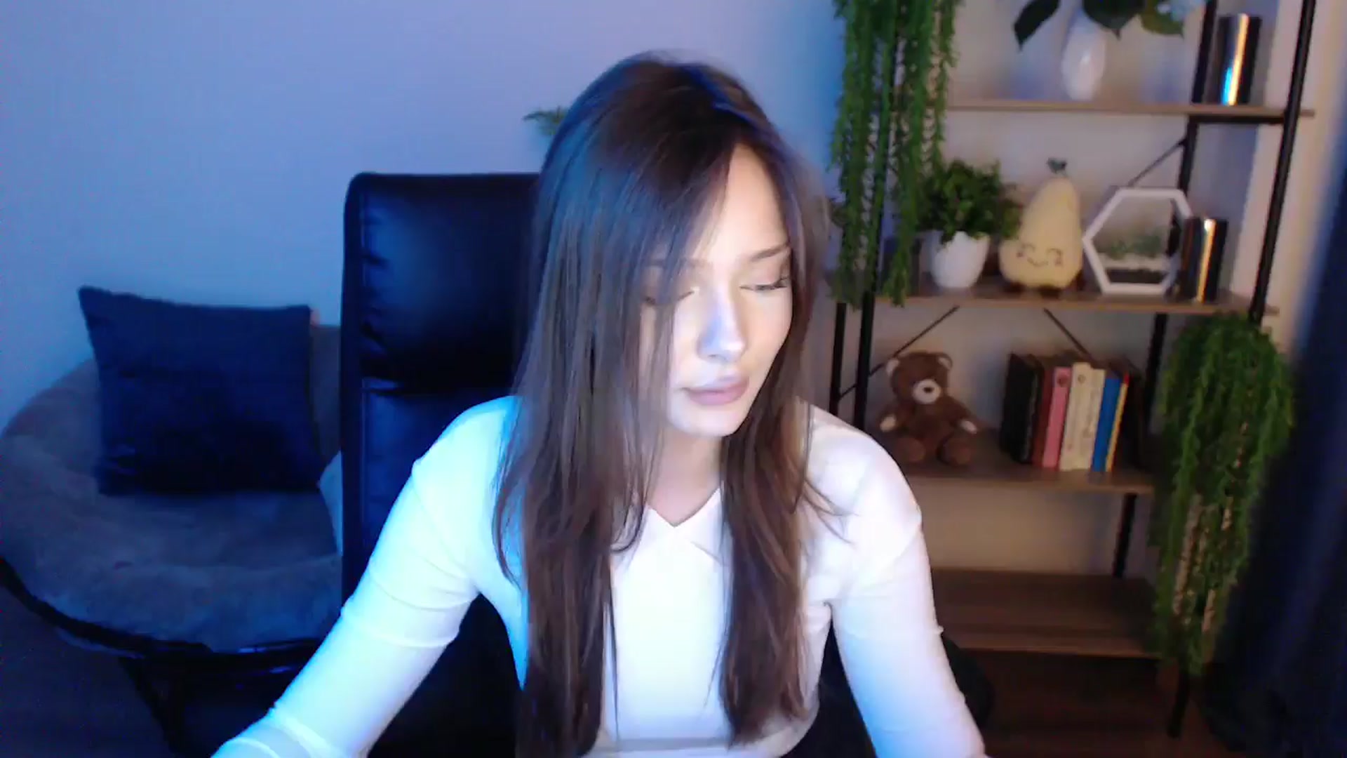 Gallery image thumbnail from KateManelli's myfreecams stream on, 02/17/2025, 12:23 image 6 of 20