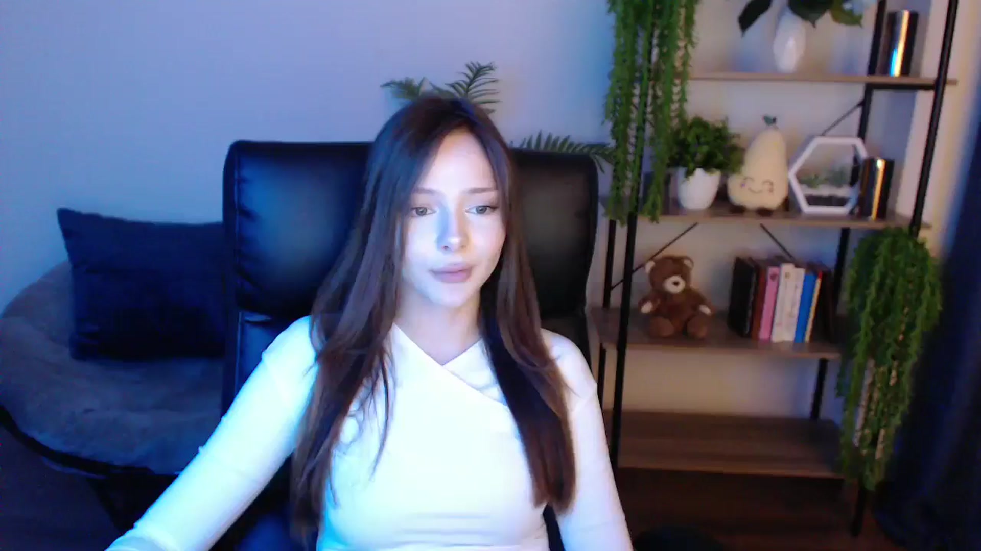 Gallery image thumbnail from KateManelli's myfreecams stream on, 02/17/2025, 12:23 image 15 of 20