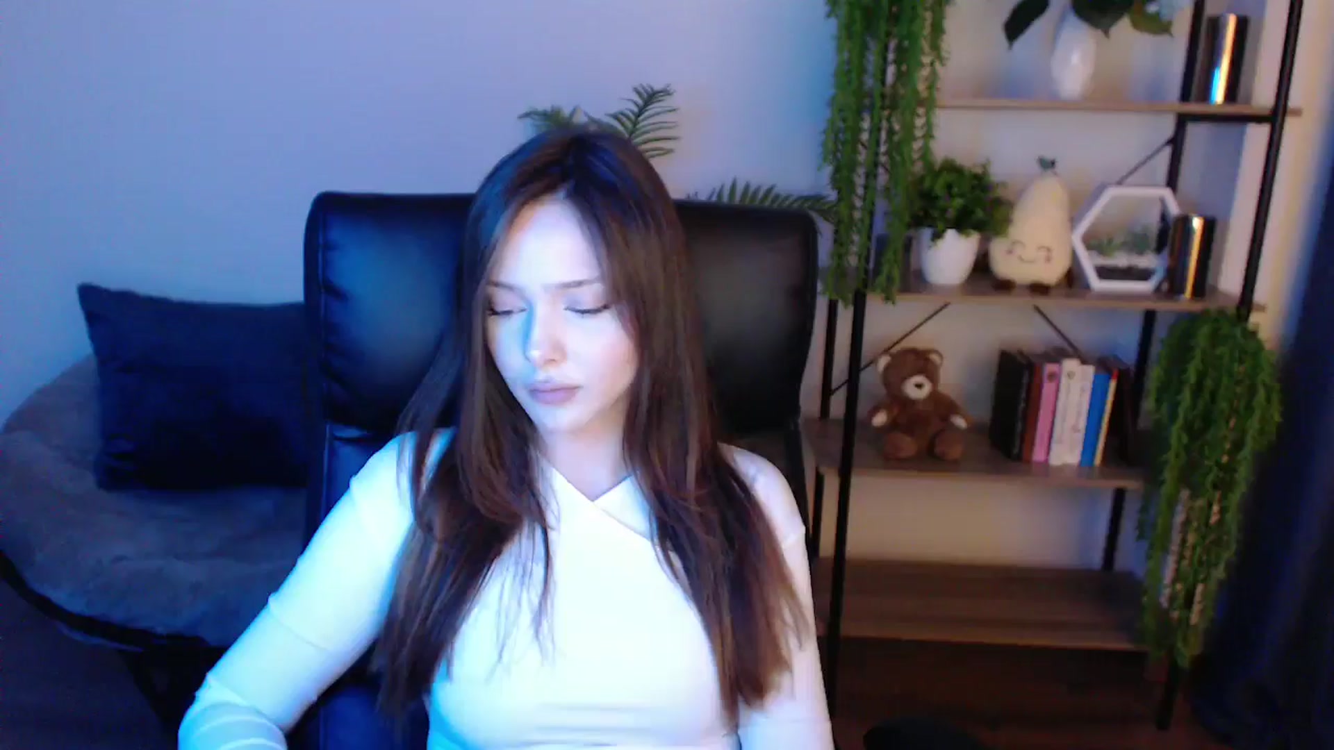Gallery image thumbnail from KateManelli's myfreecams stream on, 02/17/2025, 12:23 image 13 of 20