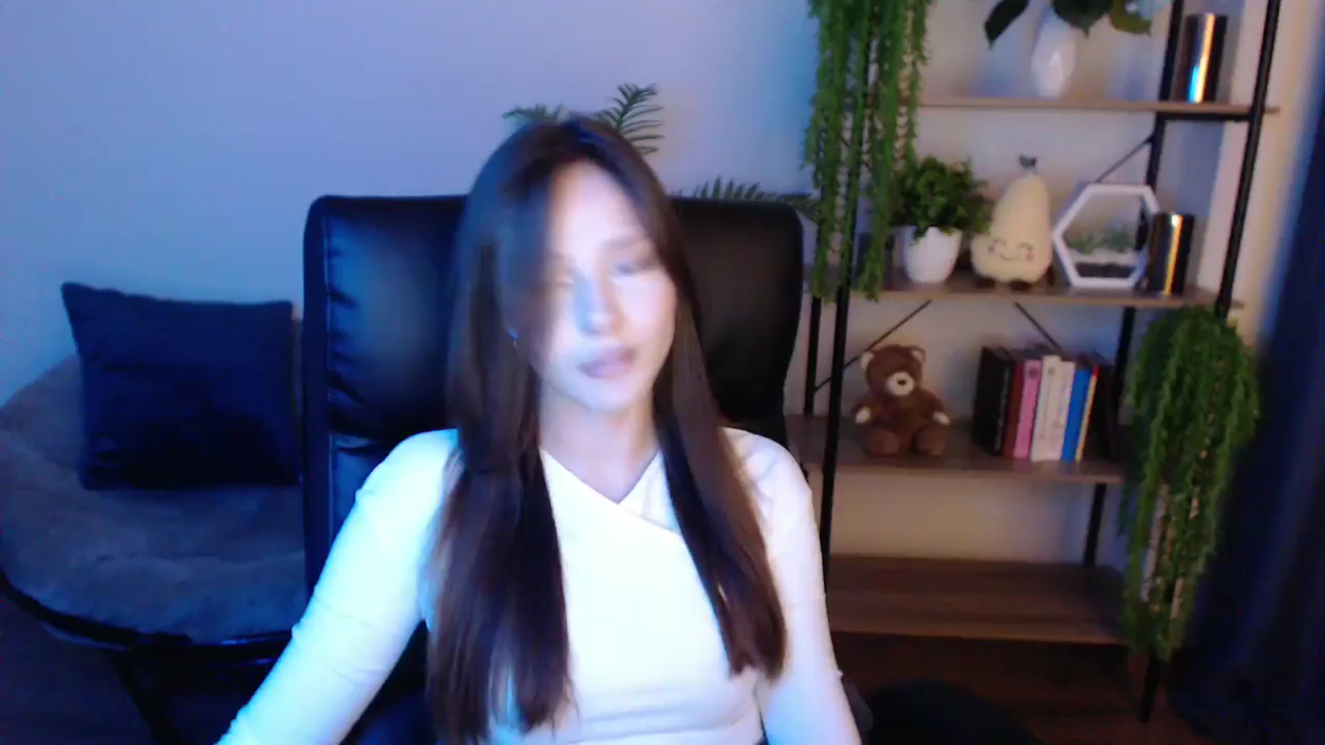 Gallery image thumbnail from KateManelli's myfreecams stream on, 02/17/2025, 14:00 image 3 of 20