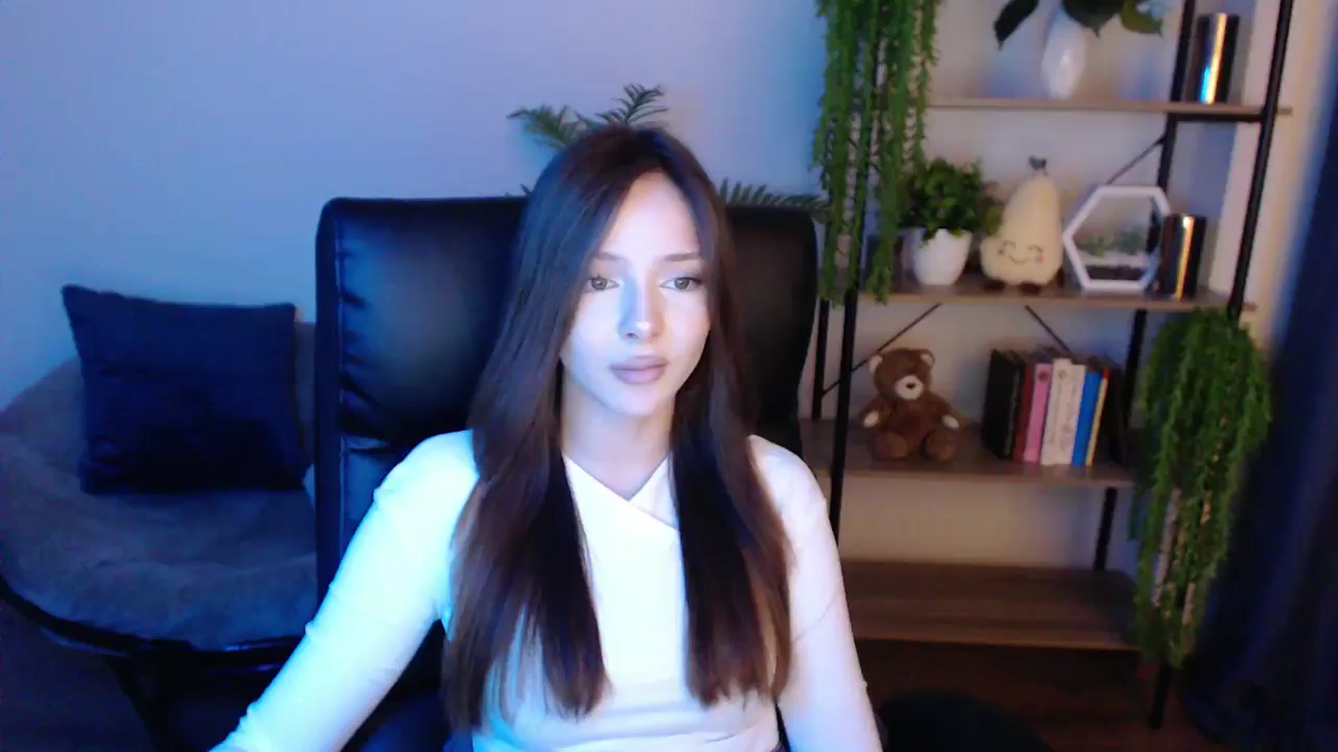 Gallery image thumbnail from KateManelli's myfreecams stream on, 02/17/2025, 14:00 image 11 of 20