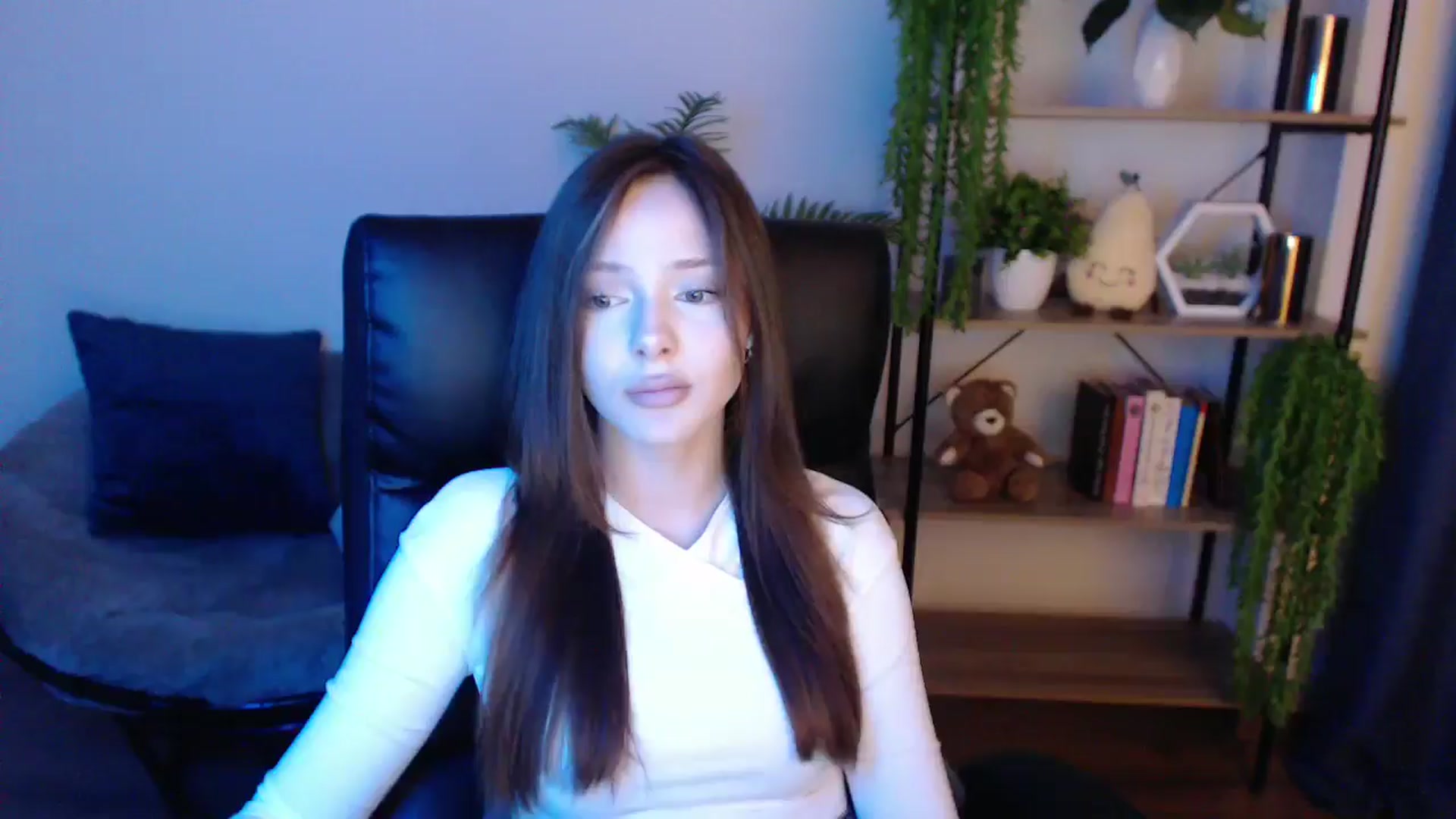 Gallery image thumbnail from KateManelli's myfreecams stream on, 02/17/2025, 14:00 image 1 of 20