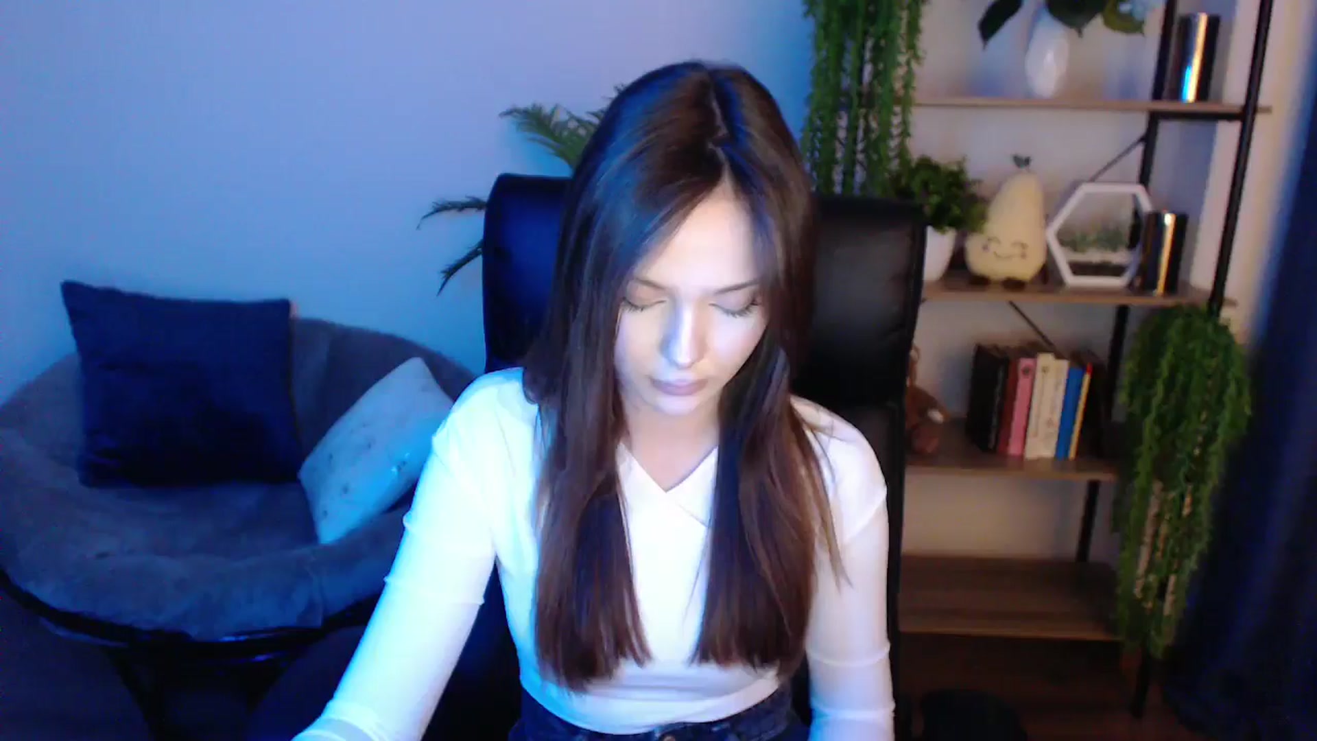 Gallery image thumbnail from KateManelli's myfreecams stream on, 02/17/2025, 14:58 image 14 of 20