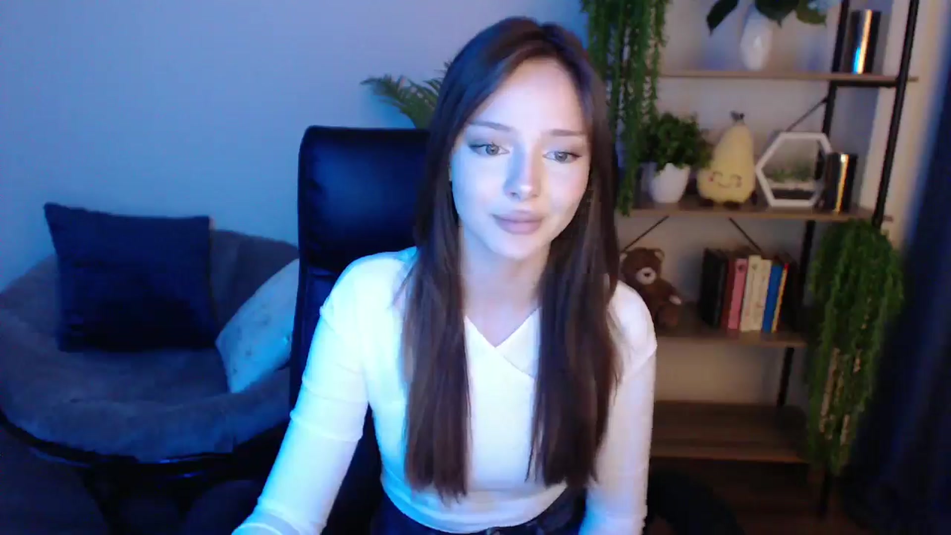 Gallery image thumbnail from KateManelli's myfreecams stream on, 02/17/2025, 14:58 image 5 of 20