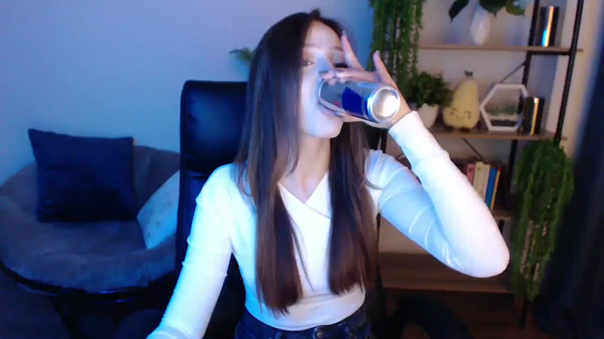 Gallery image thumbnail from KateManelli's myfreecams stream on, 02/17/2025, 14:58 image 6 of 20