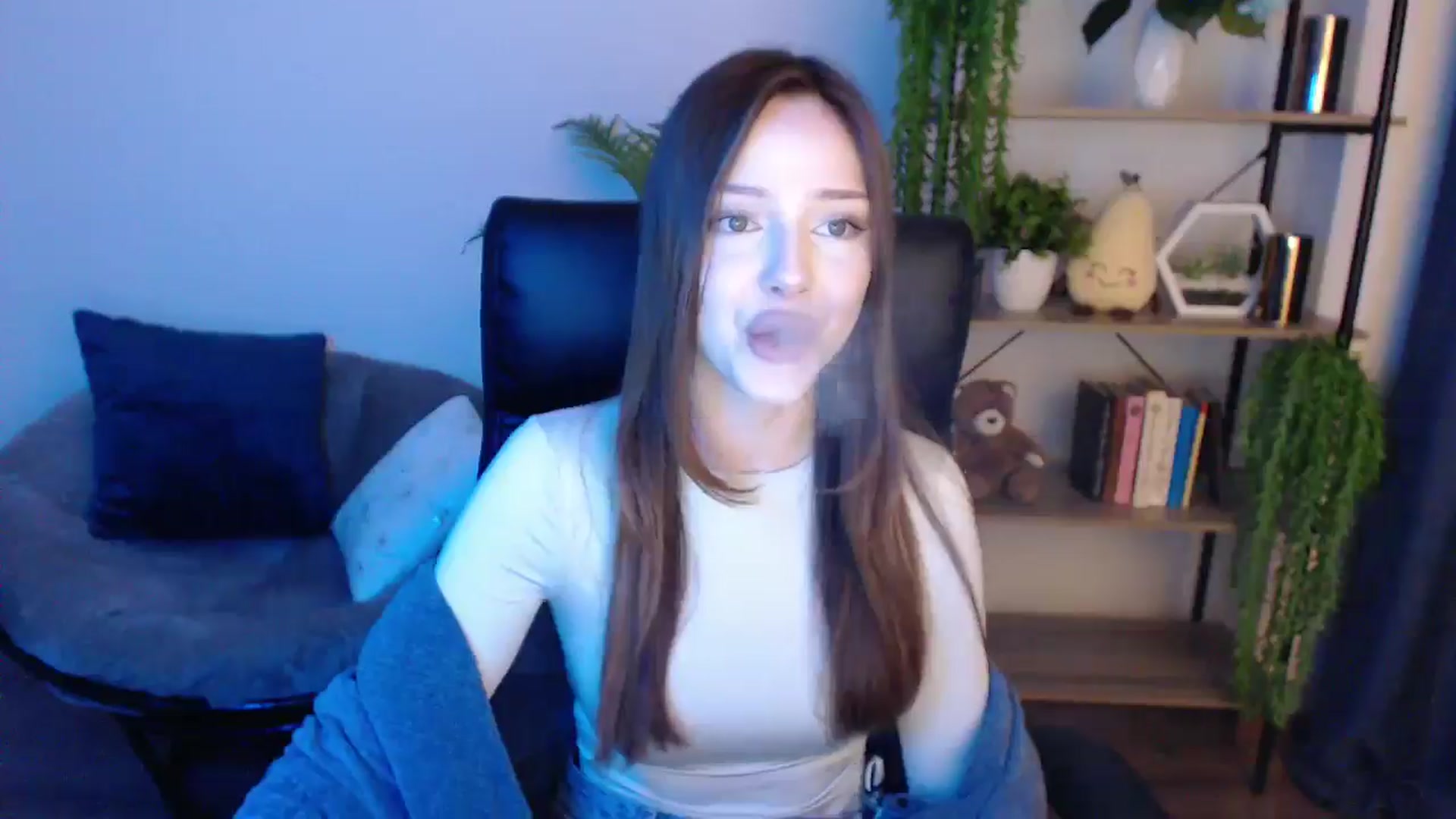 Gallery image thumbnail from KateManelli's myfreecams stream on, 02/18/2025, 10:56 image 20 of 20