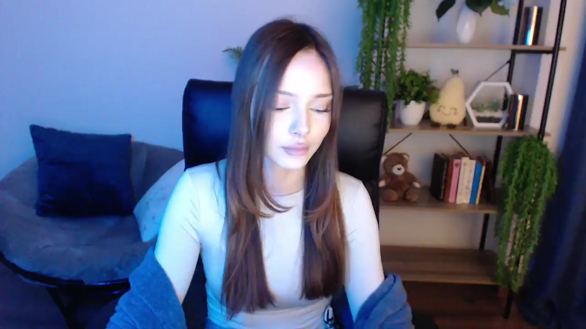 Gallery image thumbnail from KateManelli's myfreecams stream on, 02/18/2025, 10:56 image 14 of 20