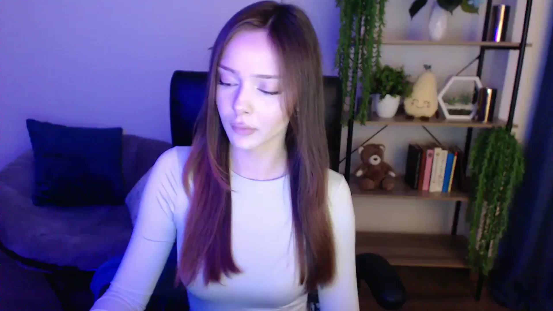 Gallery image thumbnail from KateManelli's myfreecams stream on, 02/18/2025, 12:08 image 1 of 20