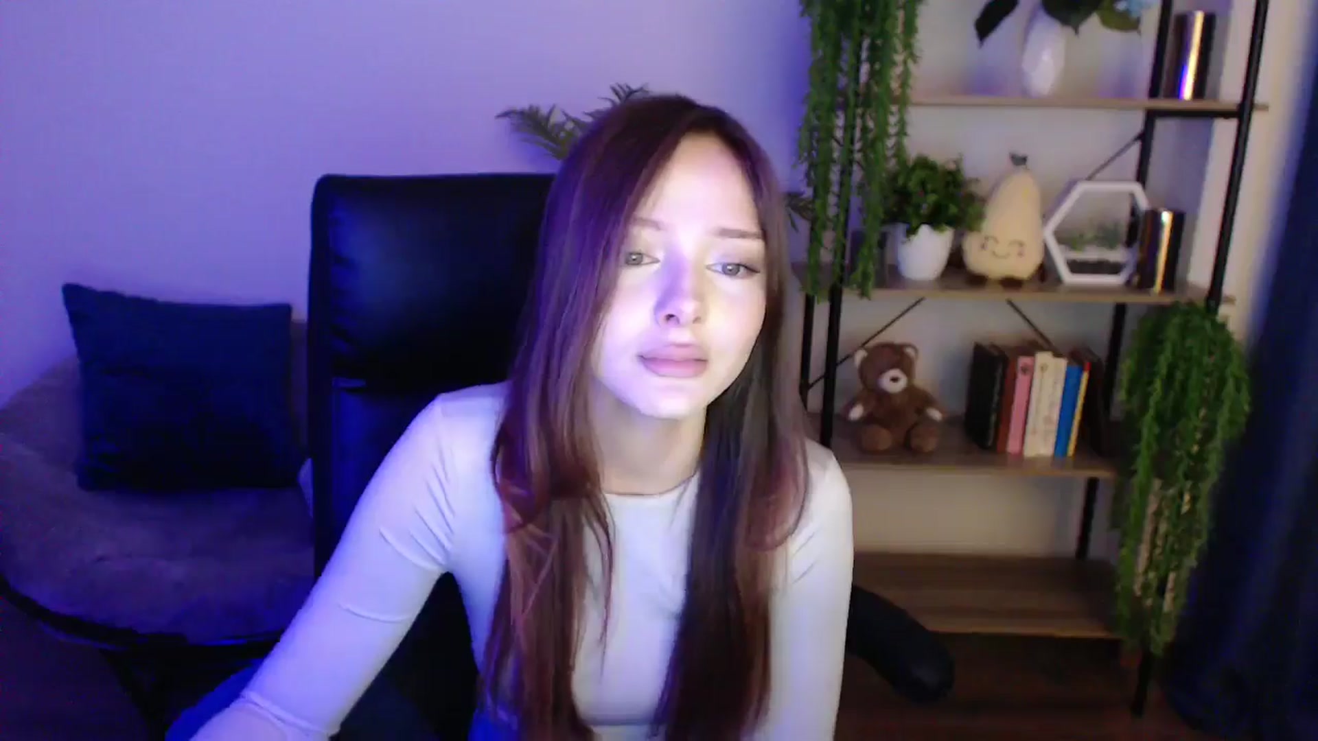 Gallery image thumbnail from KateManelli's myfreecams stream on, 02/18/2025, 12:08 image 10 of 20