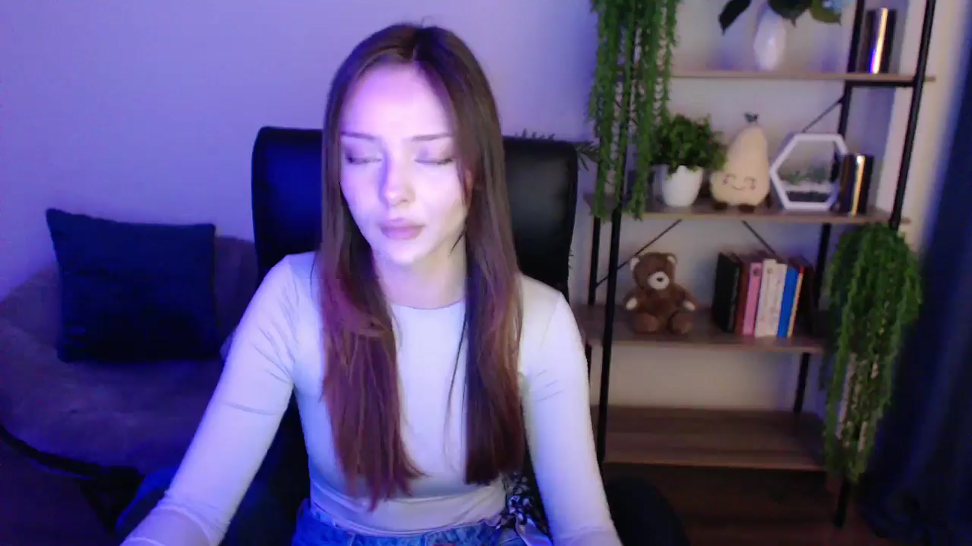 Gallery image thumbnail from KateManelli's myfreecams stream on, 02/18/2025, 12:08 image 17 of 20