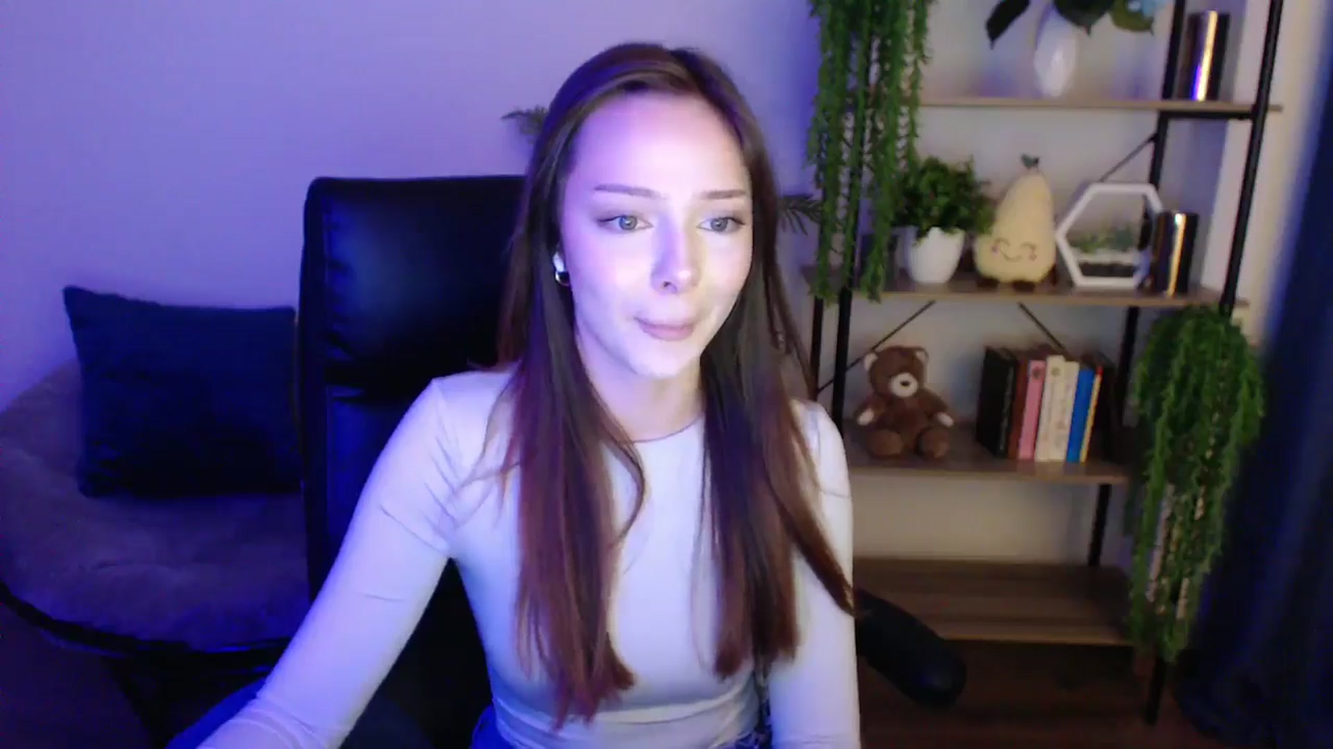 Gallery image thumbnail from KateManelli's myfreecams stream on, 02/18/2025, 12:08 image 8 of 20