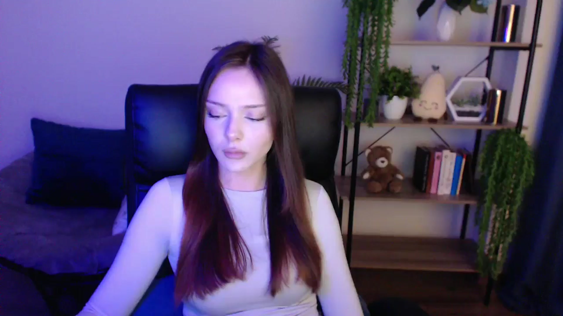 Gallery image thumbnail from KateManelli's myfreecams stream on, 02/18/2025, 13:45 image 10 of 20
