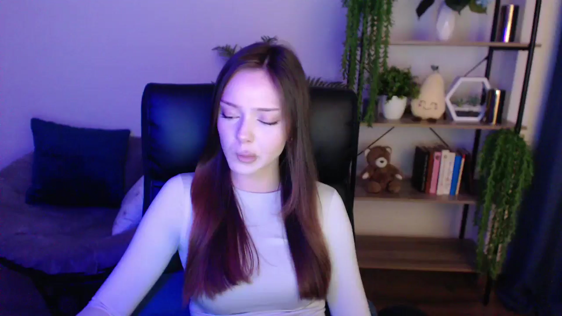 Gallery image thumbnail from KateManelli's myfreecams stream on, 02/18/2025, 13:45 image 7 of 20