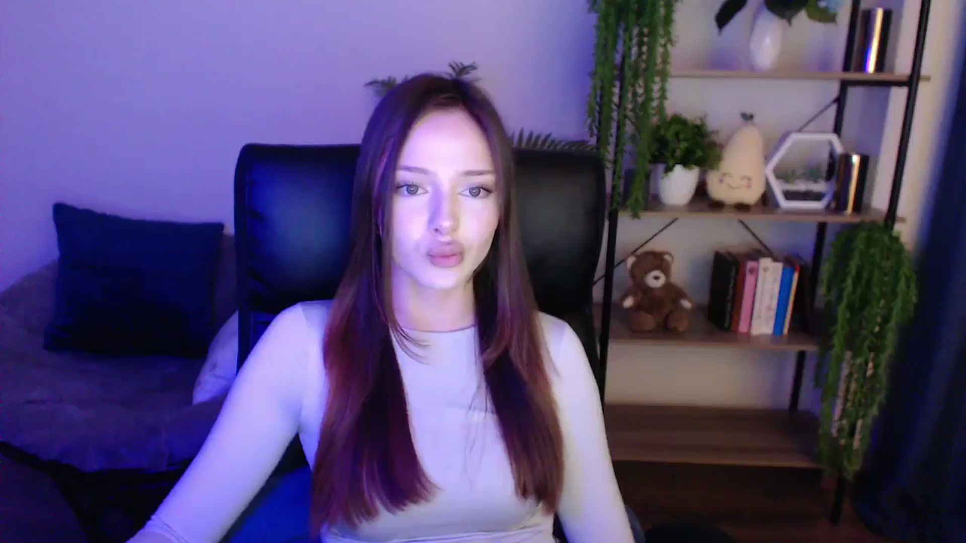 Gallery image thumbnail from KateManelli's myfreecams stream on, 02/18/2025, 13:45 image 15 of 20
