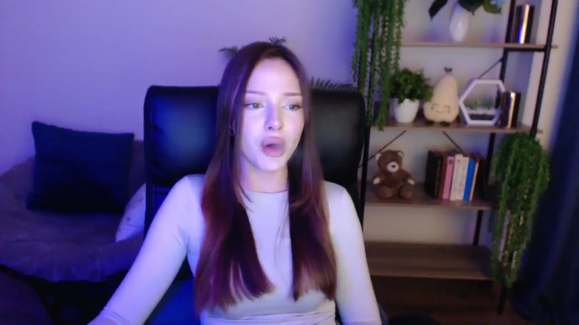 Gallery image thumbnail from KateManelli's myfreecams stream on, 02/18/2025, 13:45 image 12 of 20