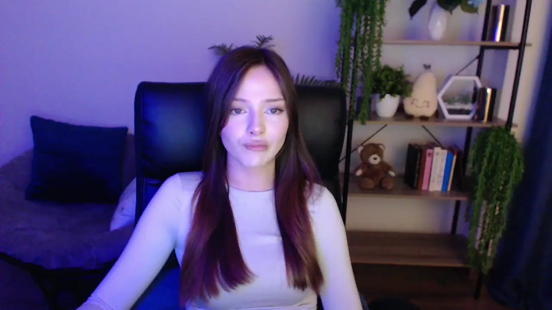 Gallery image thumbnail from KateManelli's myfreecams stream on, 02/18/2025, 13:45 image 17 of 20