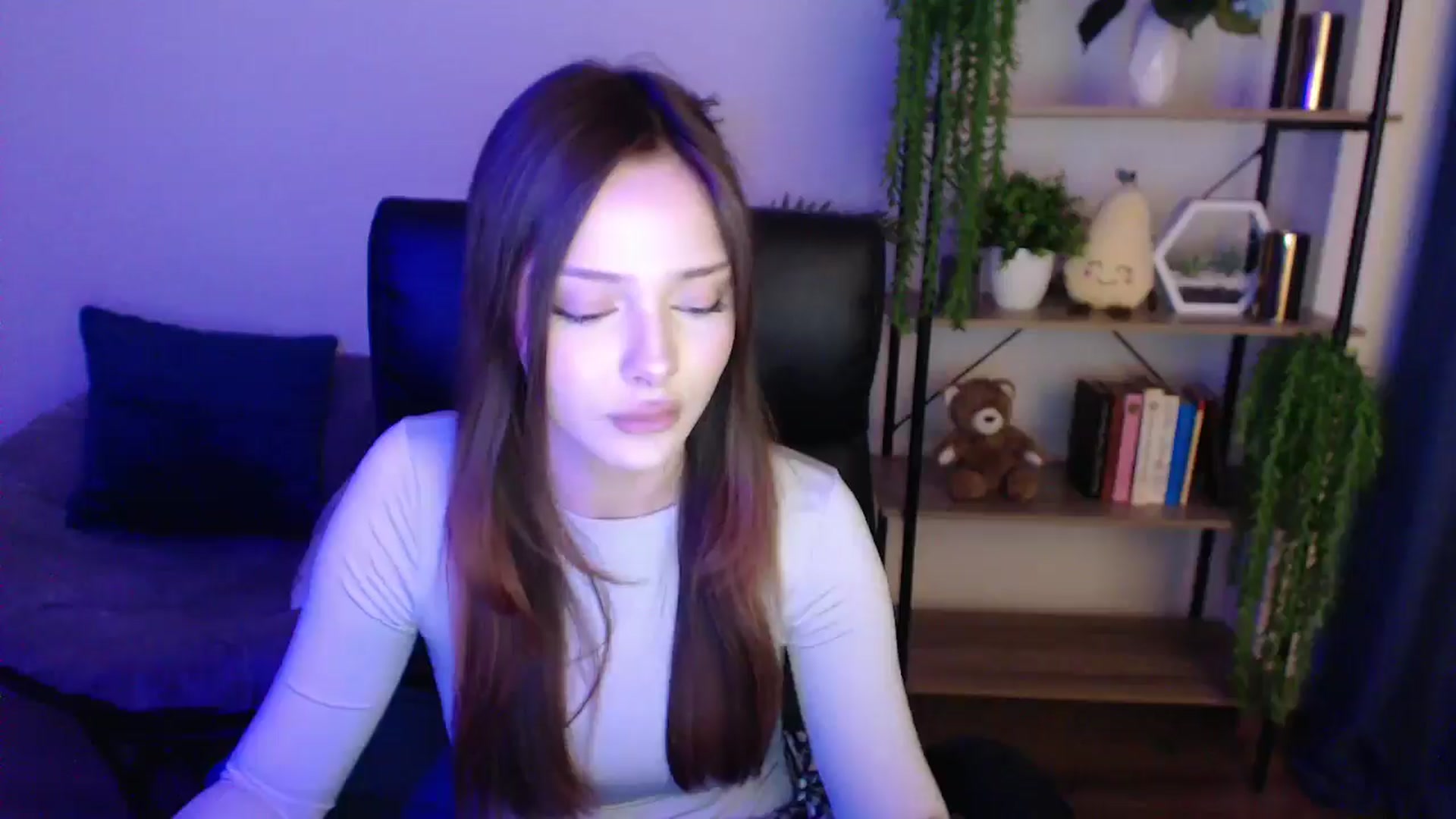 Gallery image thumbnail from KateManelli's myfreecams stream on, 02/18/2025, 14:08 image 16 of 20