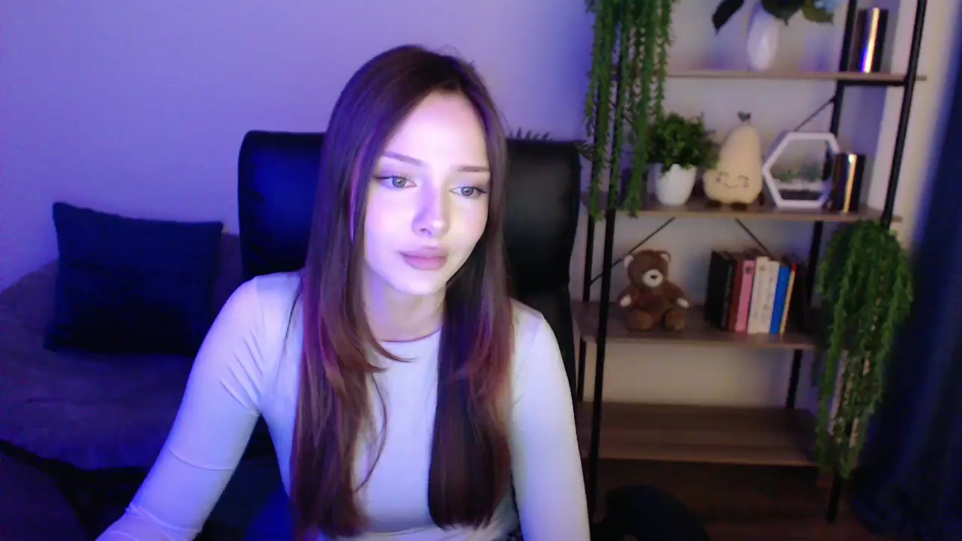 Gallery image thumbnail from KateManelli's myfreecams stream on, 02/18/2025, 14:08 image 17 of 20
