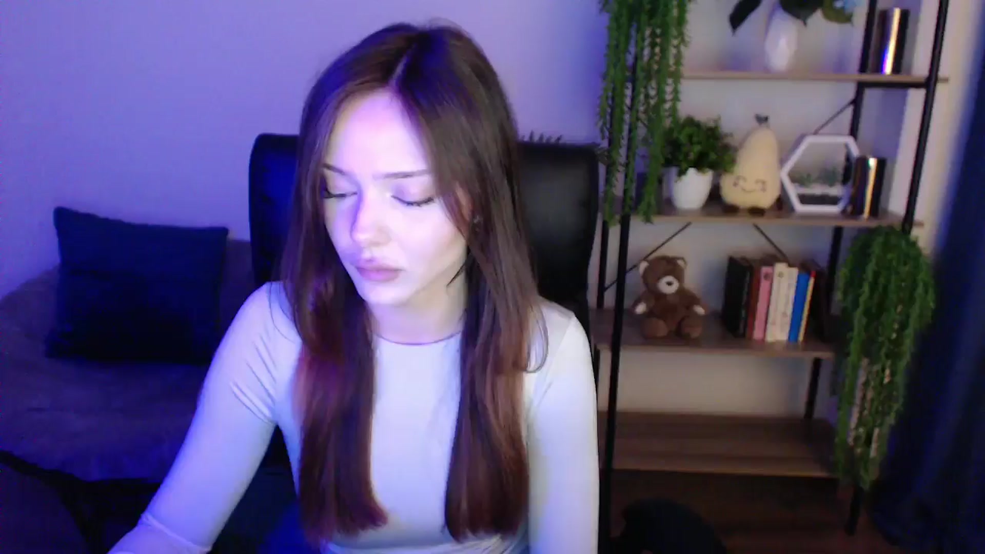 Gallery image thumbnail from KateManelli's myfreecams stream on, 02/18/2025, 14:08 image 1 of 20