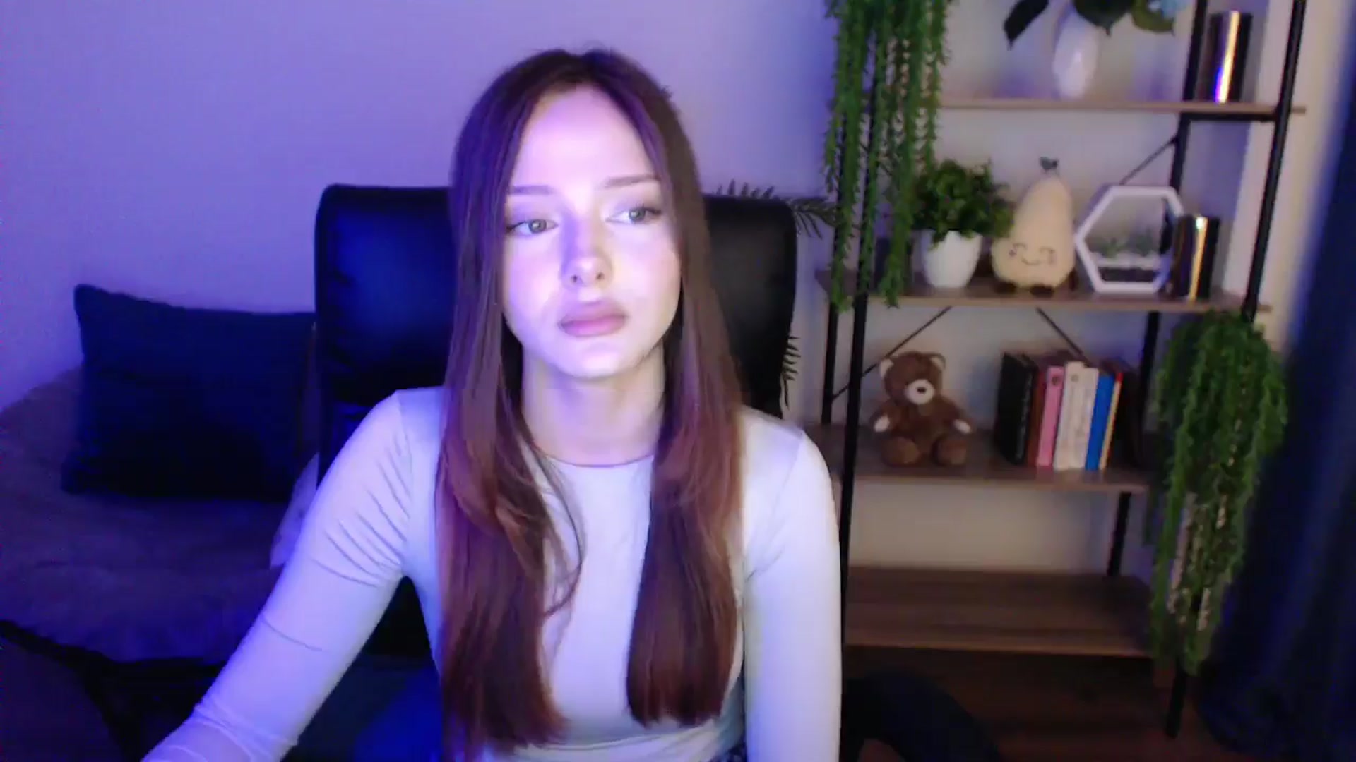 Gallery image thumbnail from KateManelli's myfreecams stream on, 02/18/2025, 14:08 image 12 of 20