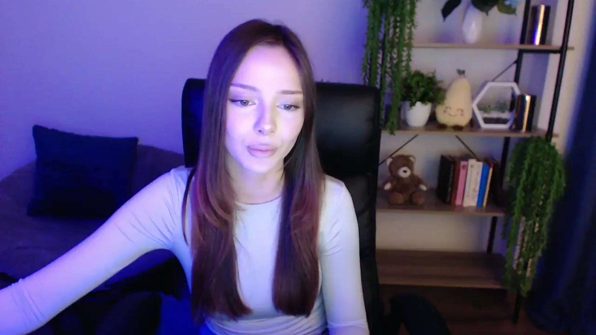 Gallery image thumbnail from KateManelli's myfreecams stream on, 02/18/2025, 14:53 image 17 of 20
