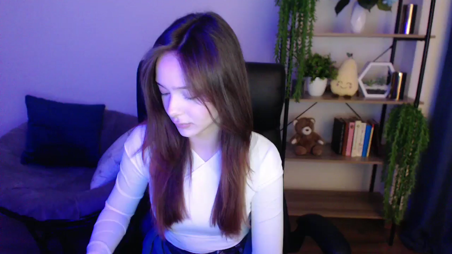 Gallery image thumbnail from KateManelli's myfreecams stream on, 02/19/2025, 10:42 image 1 of 20