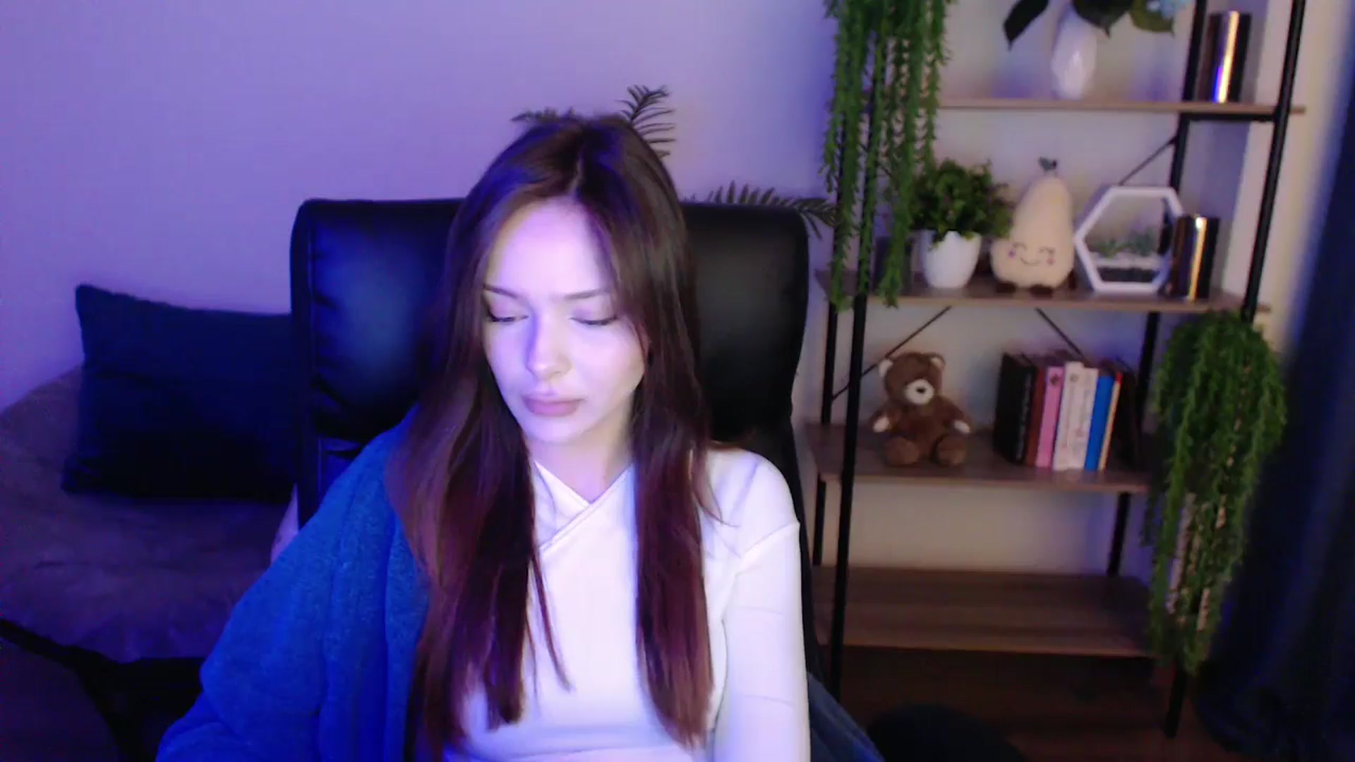 Gallery image thumbnail from KateManelli's myfreecams stream on, 02/19/2025, 10:42 image 19 of 20