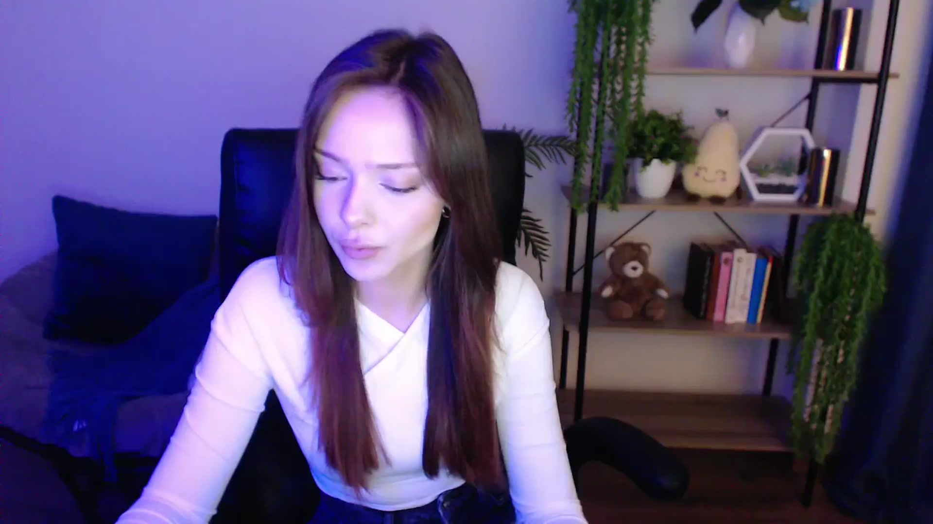 Gallery image thumbnail from KateManelli's myfreecams stream on, 02/19/2025, 11:57 image 9 of 20