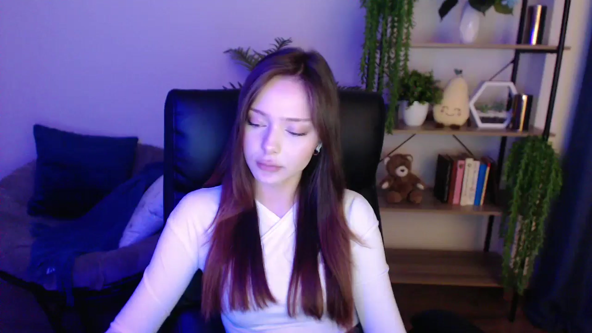 Gallery image thumbnail from KateManelli's myfreecams stream on, 02/19/2025, 11:57 image 2 of 20