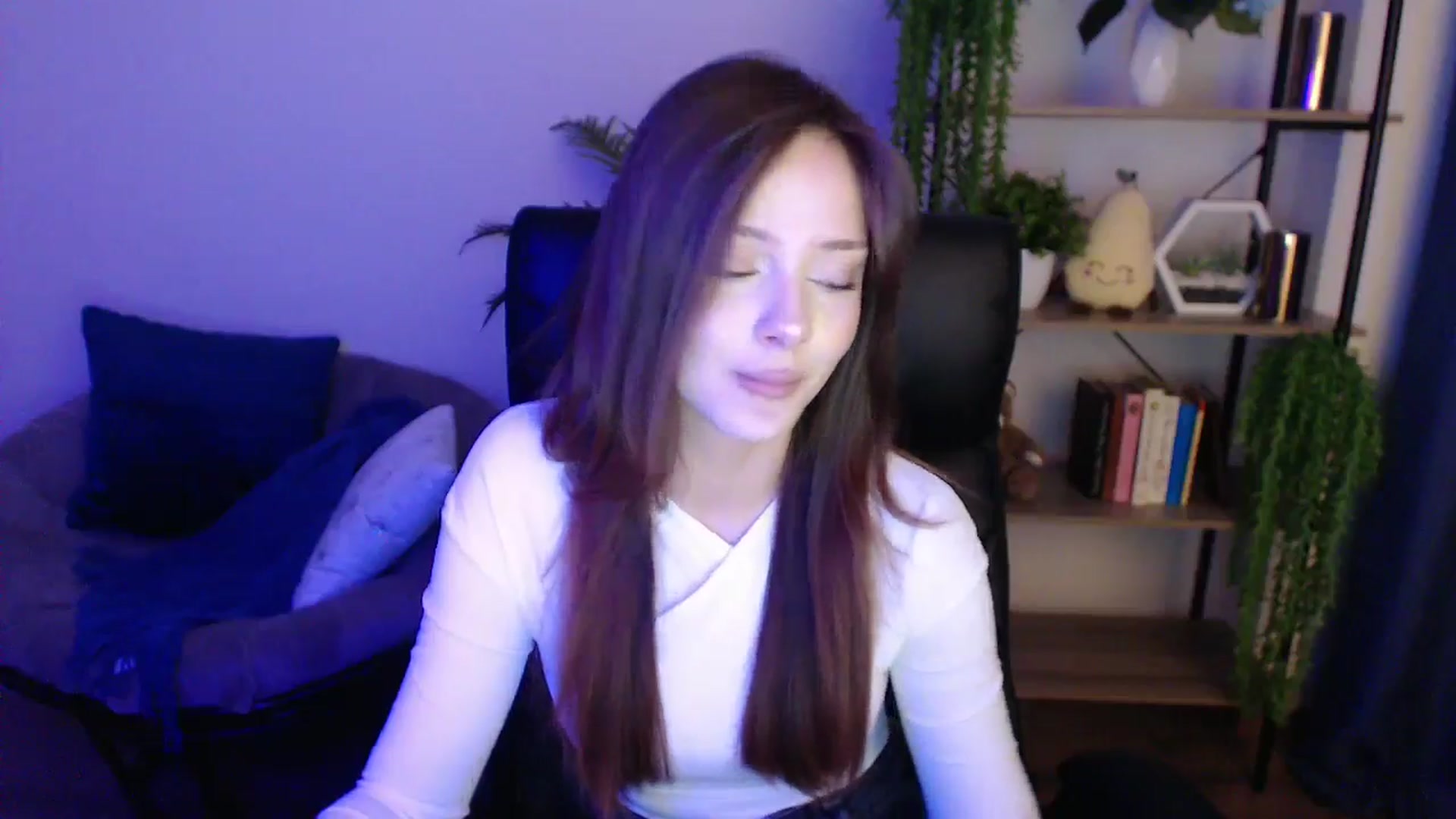 Gallery image thumbnail from KateManelli's myfreecams stream on, 02/19/2025, 11:57 image 13 of 20