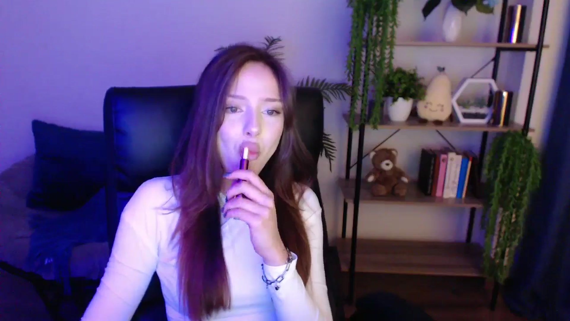 Gallery image thumbnail from KateManelli's myfreecams stream on, 02/19/2025, 11:57 image 15 of 20
