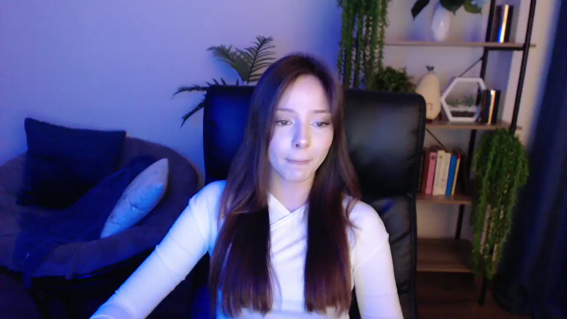 Gallery image thumbnail from KateManelli's myfreecams stream on, 02/19/2025, 14:43 image 6 of 20