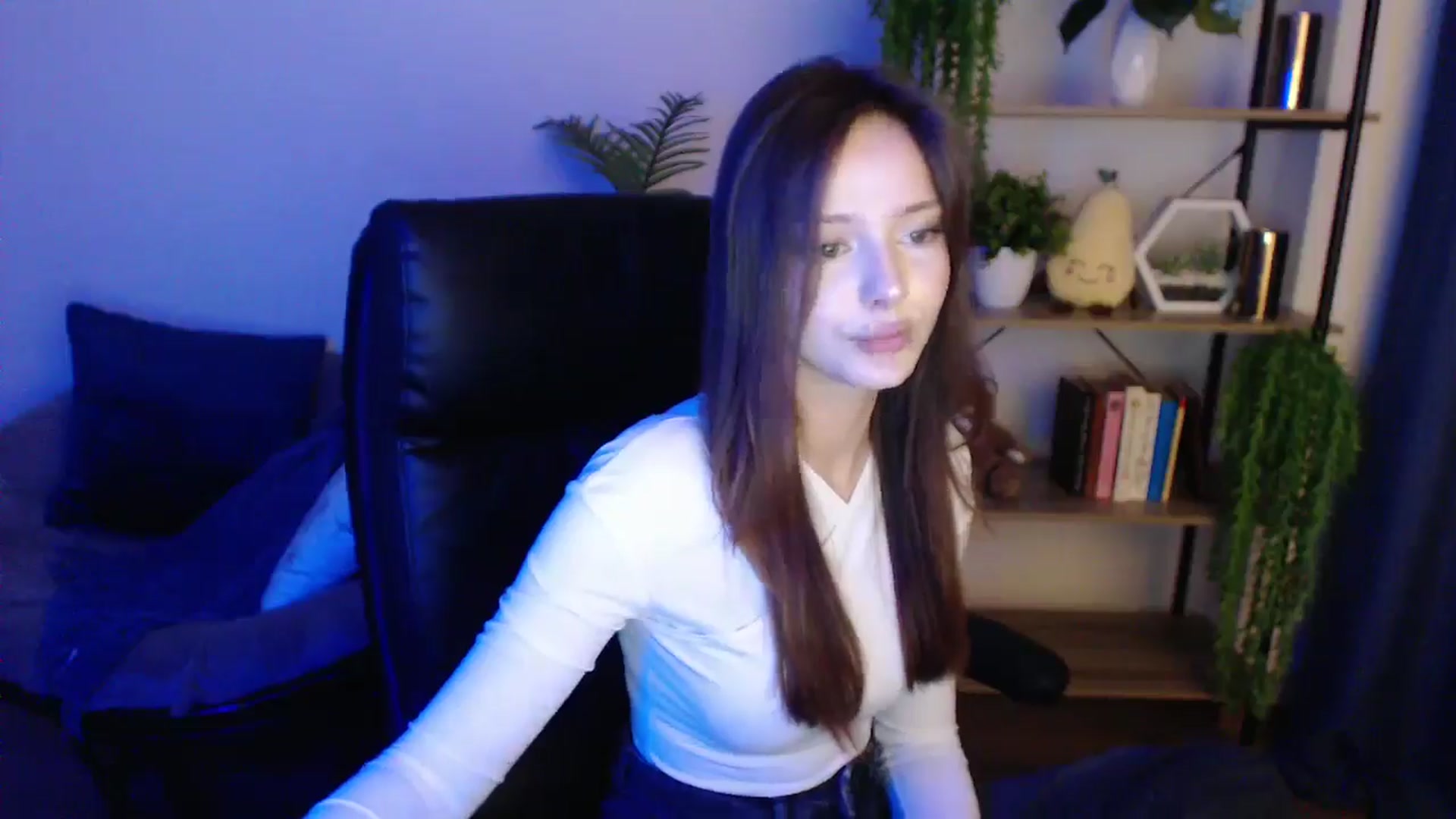 Gallery image thumbnail from KateManelli's myfreecams stream on, 02/19/2025, 14:43 image 9 of 20