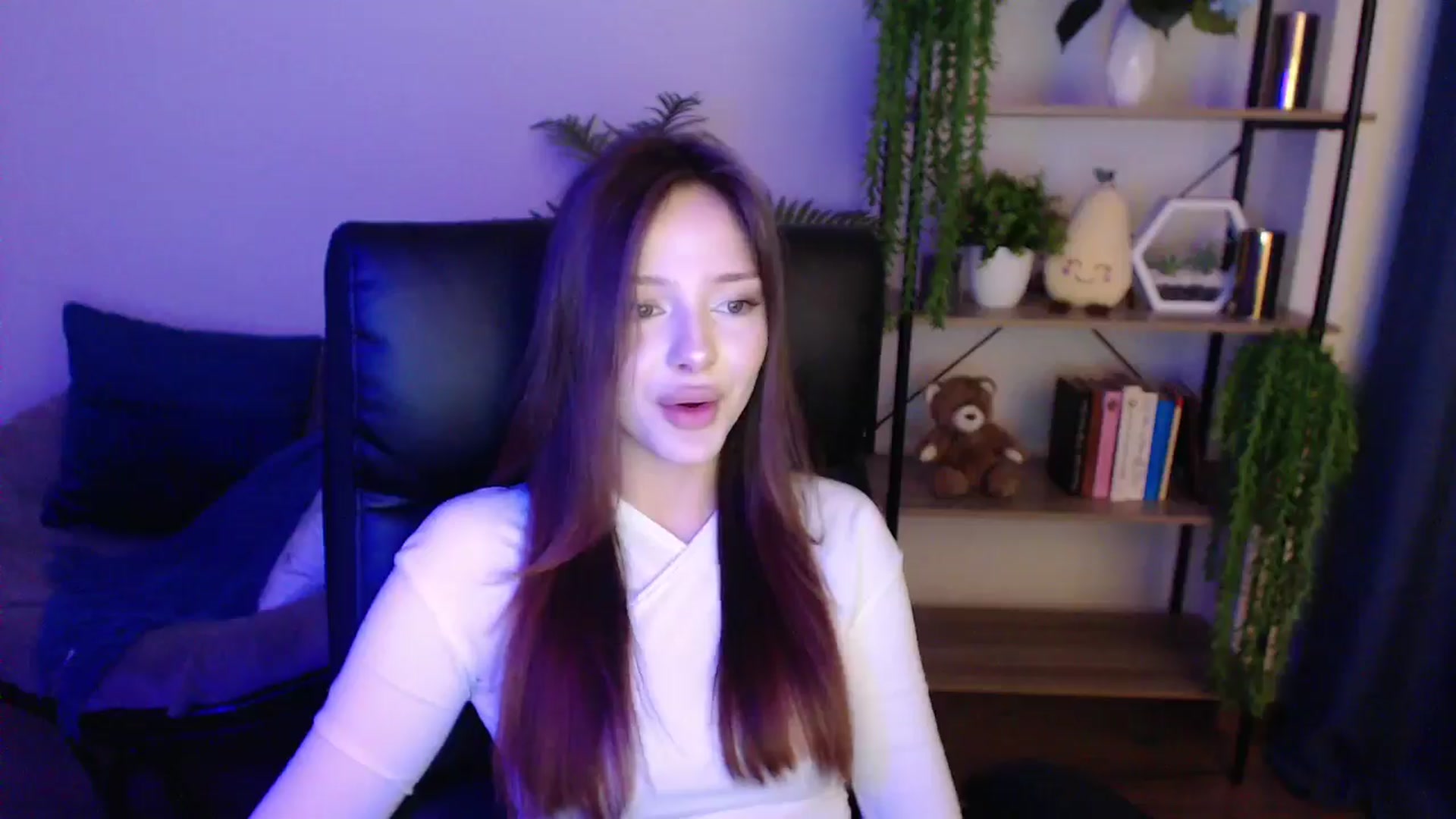 Gallery image thumbnail from KateManelli's myfreecams stream on, 02/19/2025, 14:43 image 2 of 20