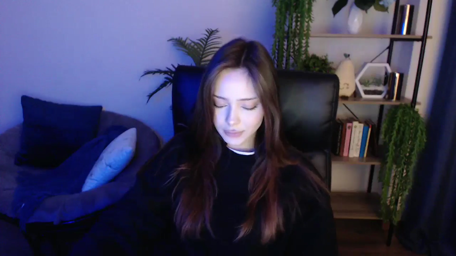 Gallery image thumbnail from KateManelli's myfreecams stream on, 02/21/2025, 09:44 image 5 of 20