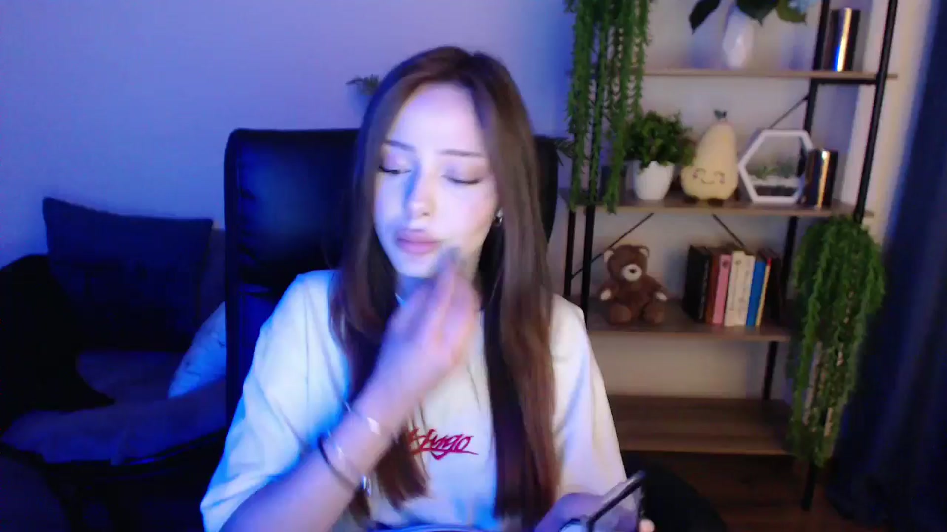 Gallery image thumbnail from KateManelli's myfreecams stream on, 02/21/2025, 12:58 image 1 of 20