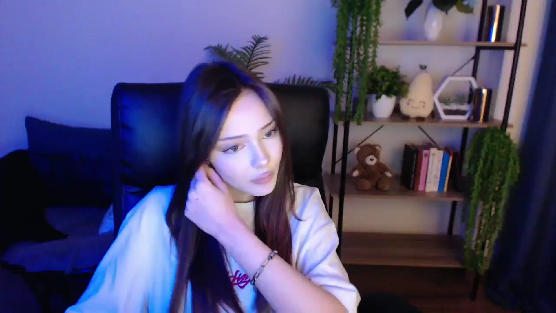 Gallery image thumbnail from KateManelli's myfreecams stream on, 02/21/2025, 12:58 image 2 of 20