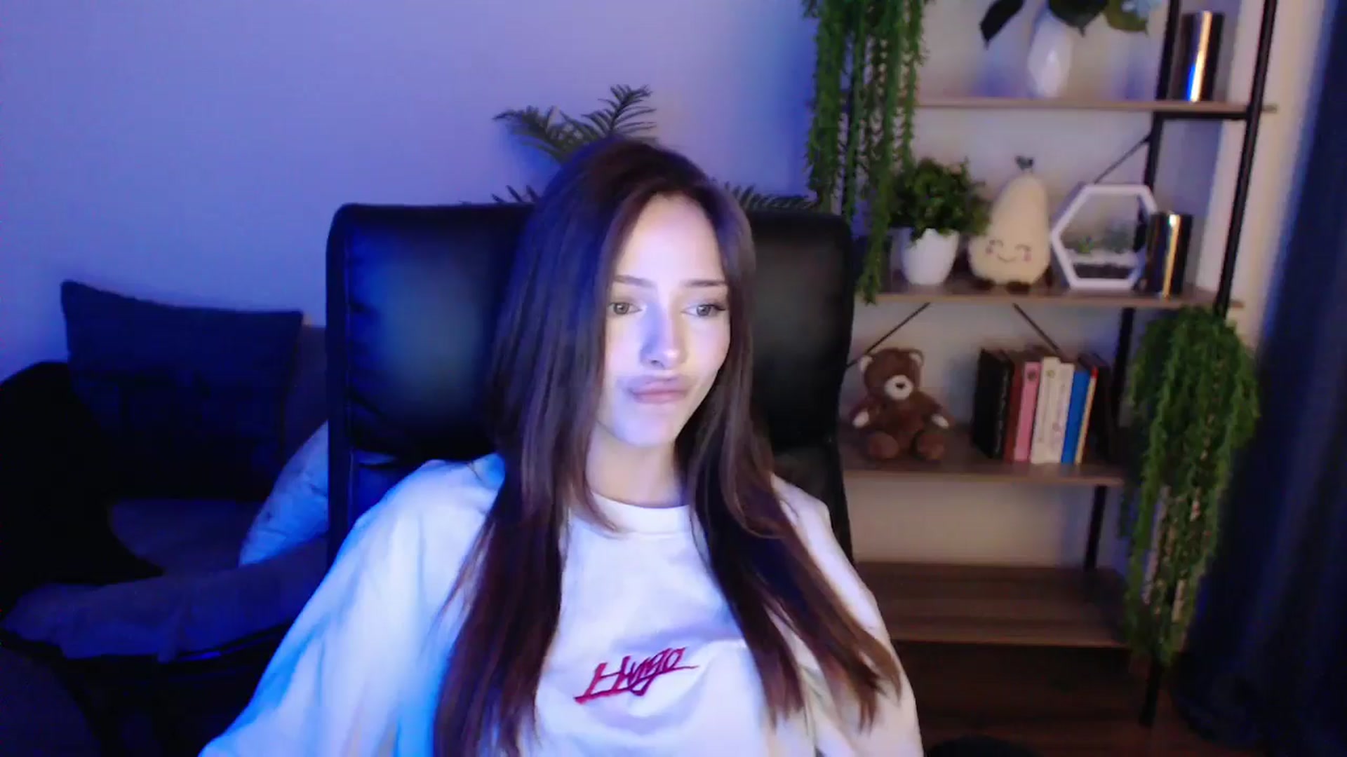 Gallery image thumbnail from KateManelli's myfreecams stream on, 02/21/2025, 13:31 image 12 of 20