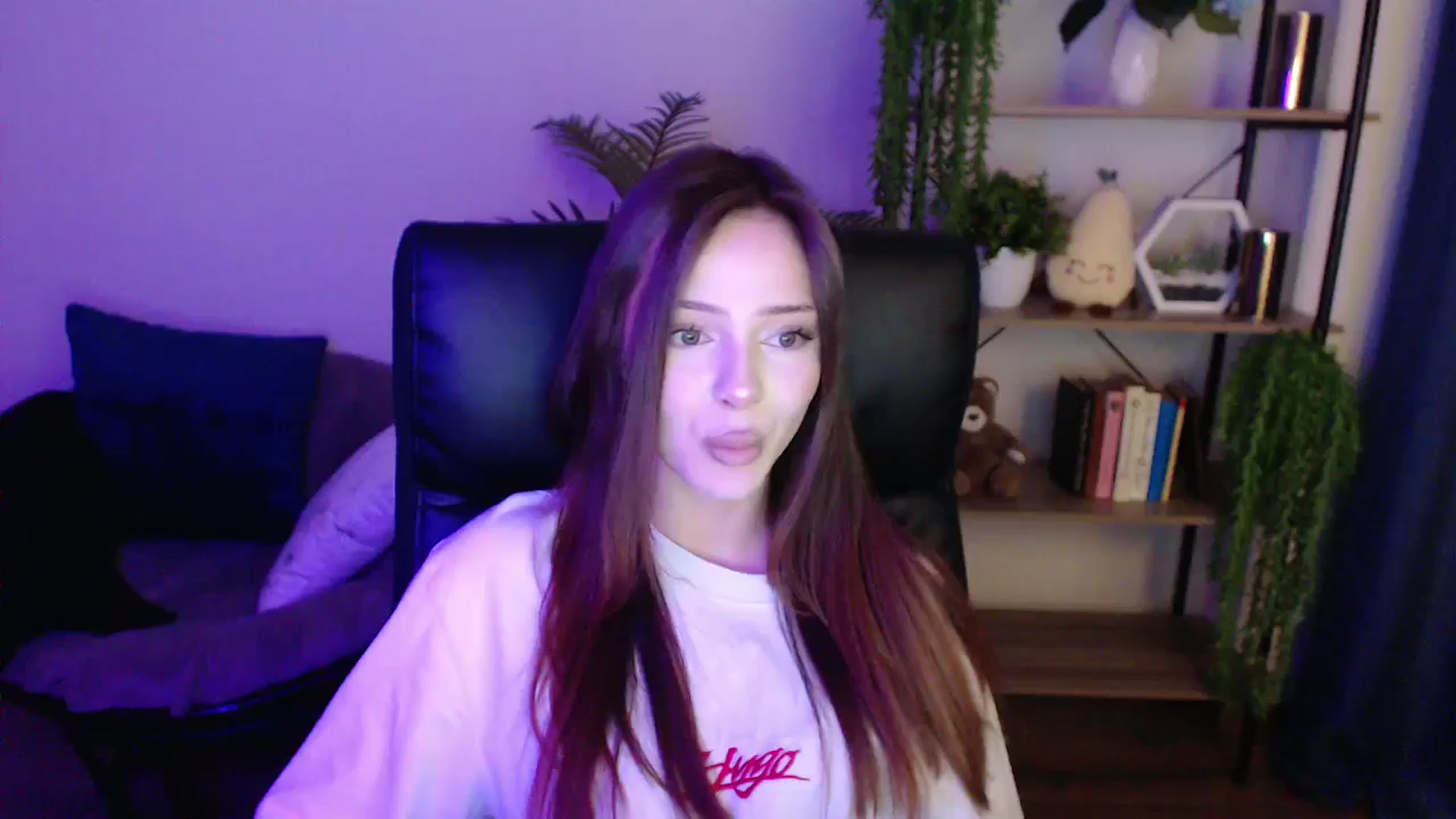 Gallery image thumbnail from KateManelli's myfreecams stream on, 02/21/2025, 14:19 image 16 of 20