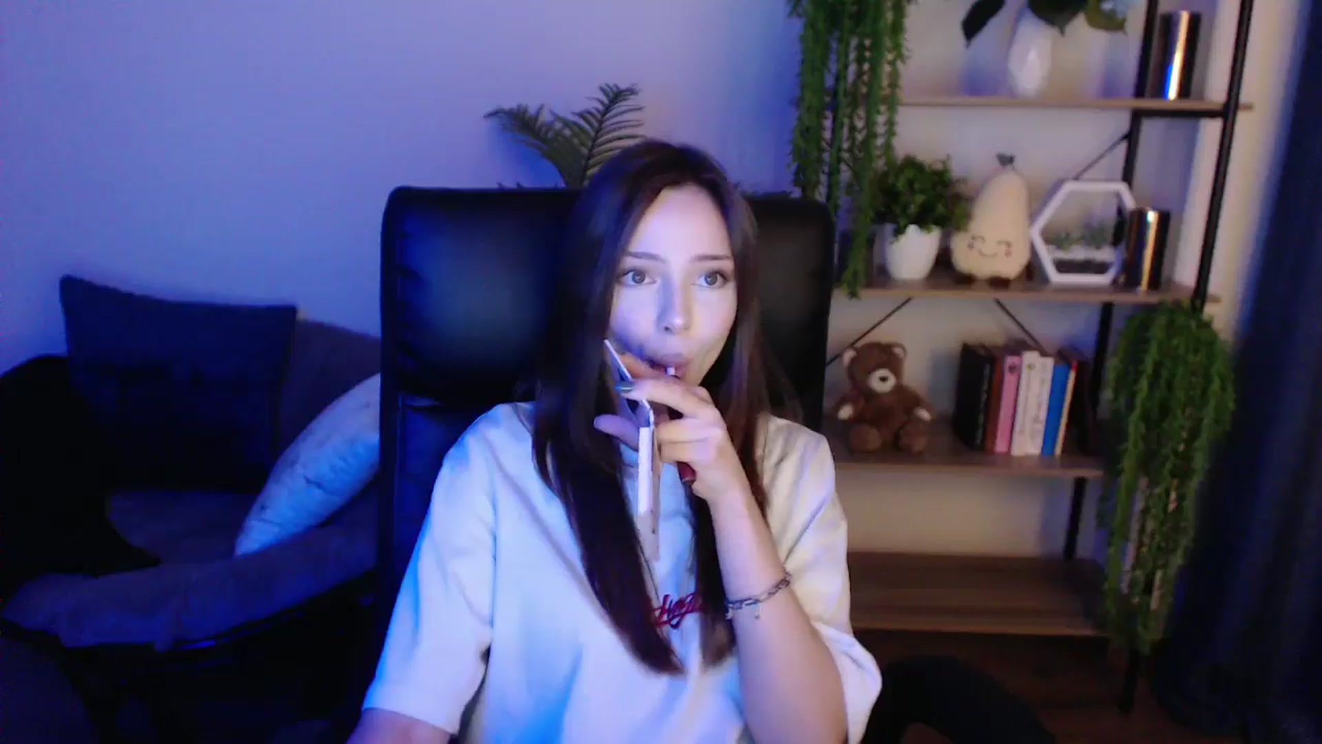 Gallery image thumbnail from KateManelli's myfreecams stream on, 02/21/2025, 14:19 image 2 of 20