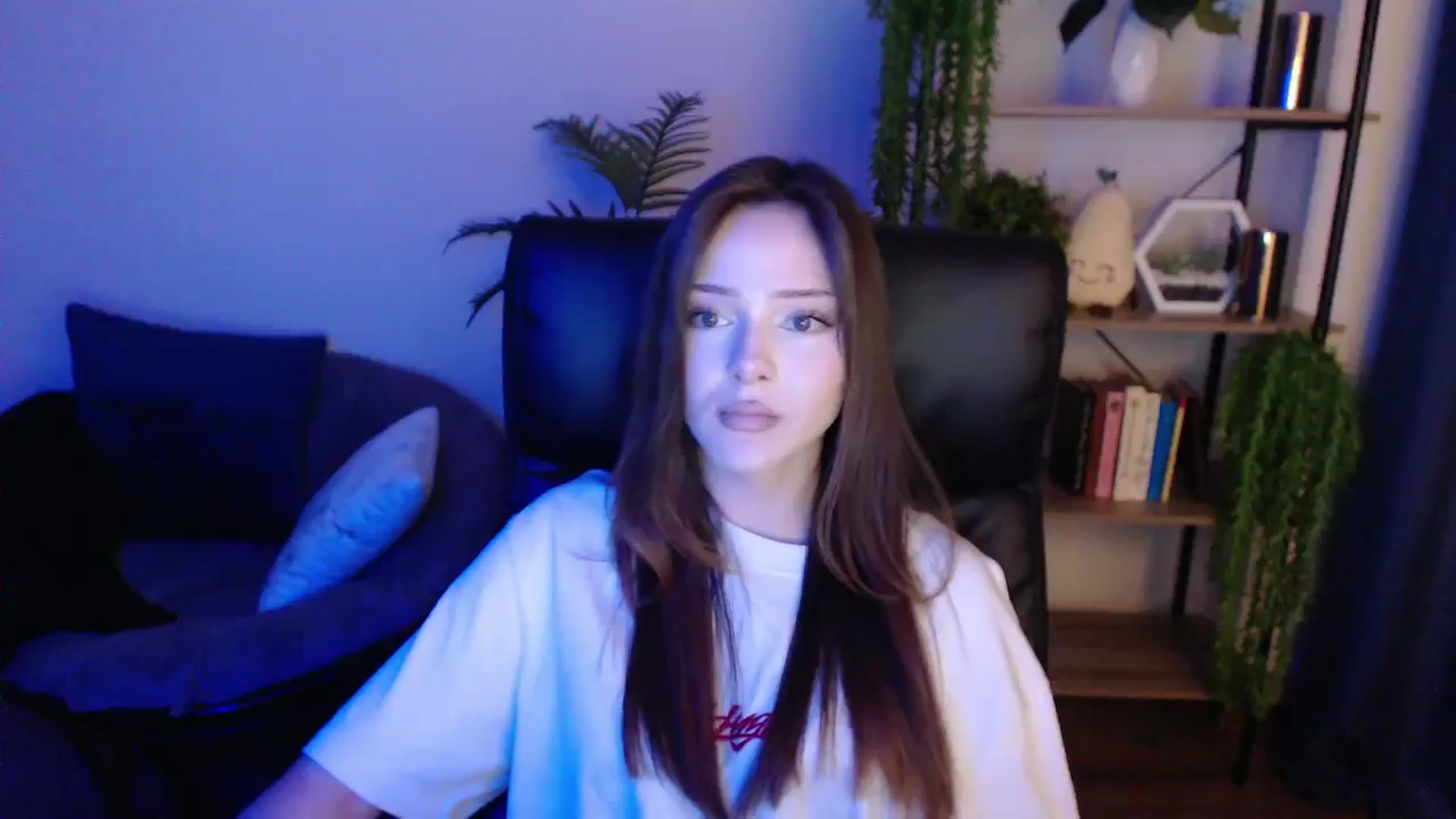 Gallery image thumbnail from KateManelli's myfreecams stream on, 02/21/2025, 14:19 image 12 of 20