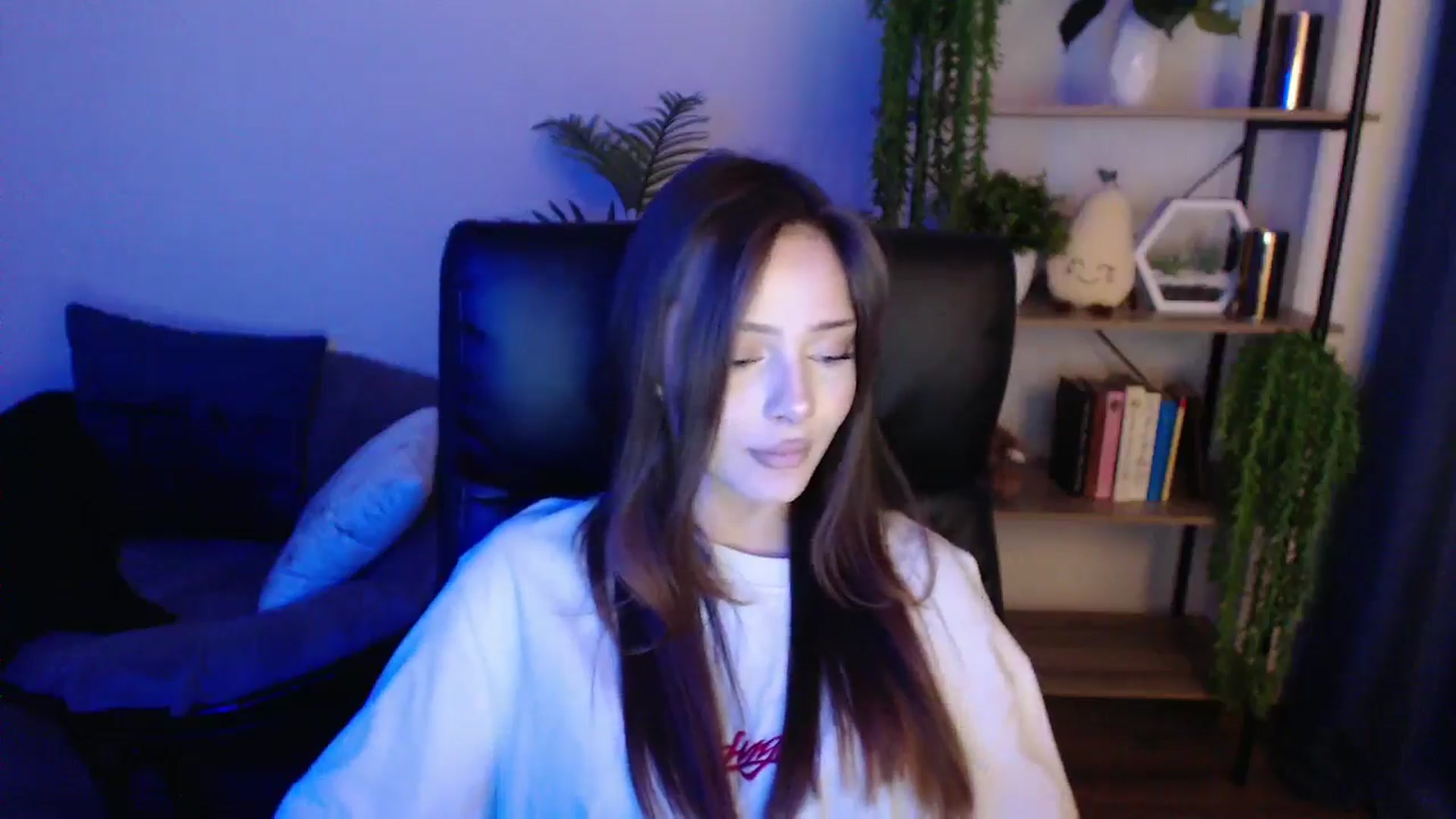 Gallery image thumbnail from KateManelli's myfreecams stream on, 02/21/2025, 14:19 image 13 of 20