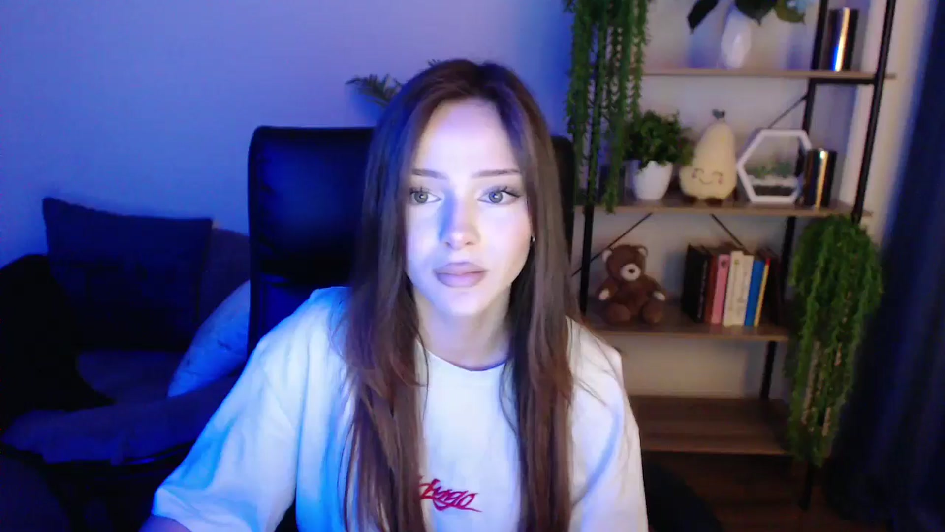 Gallery image thumbnail from KateManelli's myfreecams stream on, 02/21/2025, 14:19 image 7 of 20