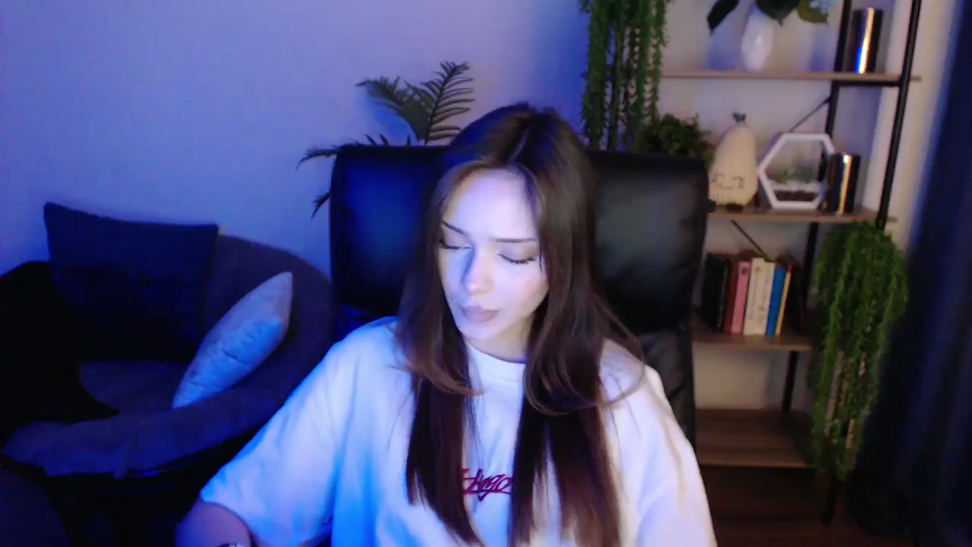 Gallery image thumbnail from KateManelli's myfreecams stream on, 02/21/2025, 14:19 image 11 of 20