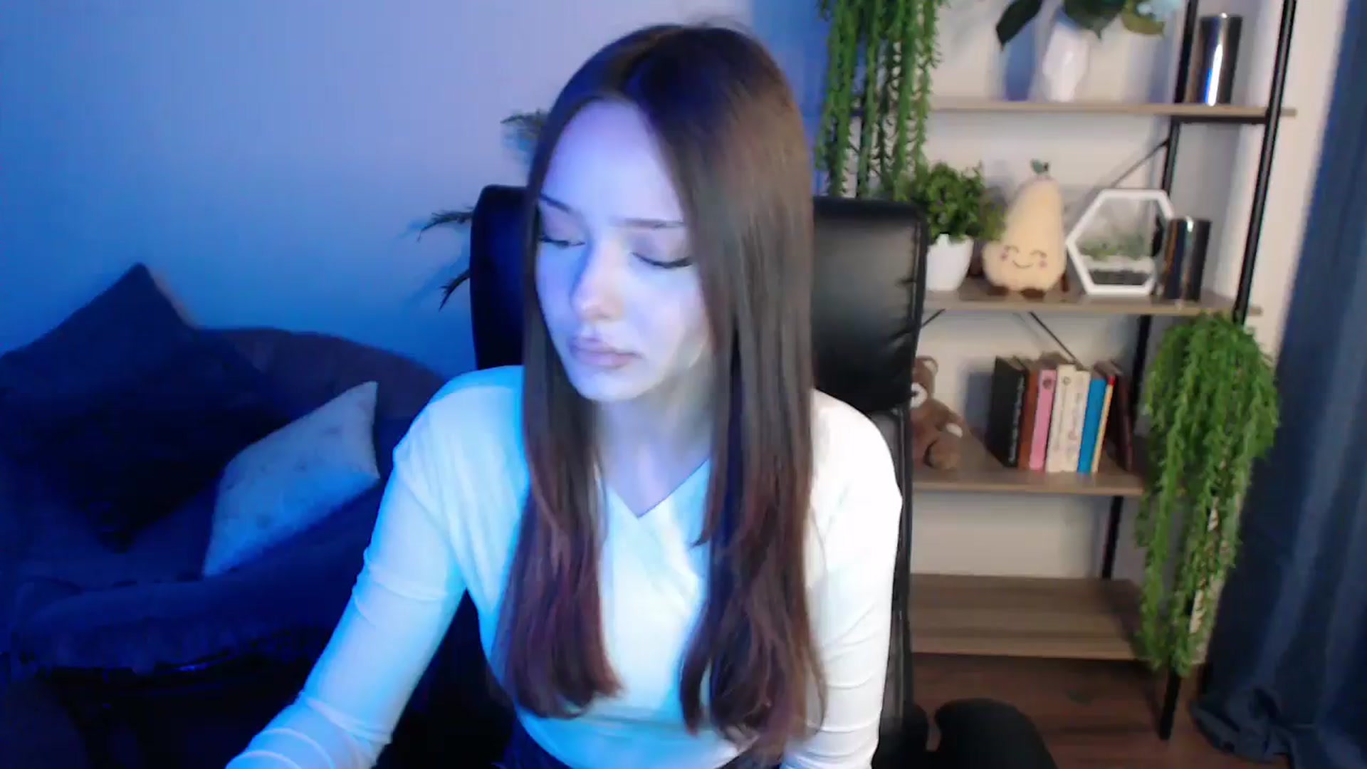 Gallery image thumbnail from KateManelli's myfreecams stream on, 02/24/2025, 09:48 image 10 of 20