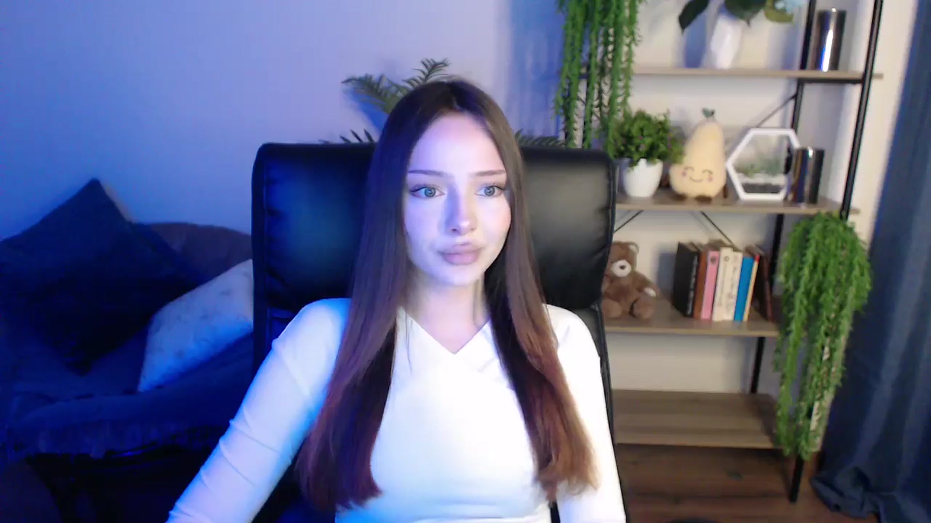 Gallery image thumbnail from KateManelli's myfreecams stream on, 02/24/2025, 10:13 image 14 of 20
