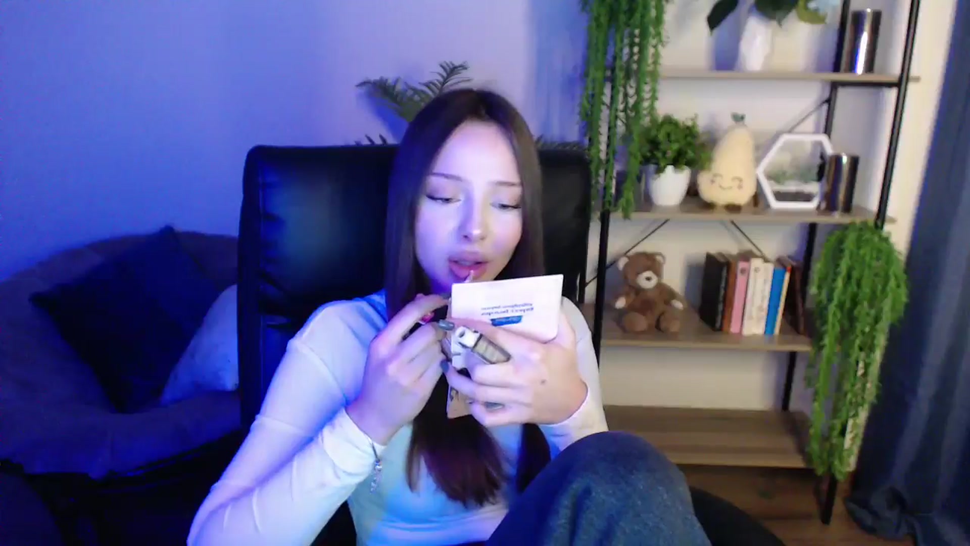 Gallery image thumbnail from KateManelli's myfreecams stream on, 02/24/2025, 11:19 image 12 of 20